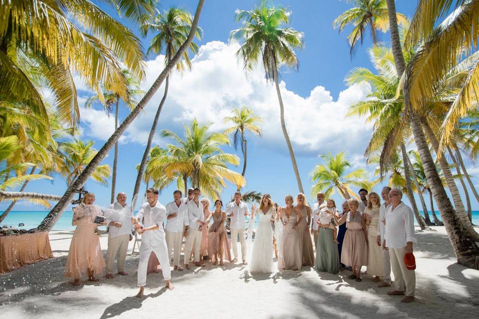 Wedding on Saona with 21 pers