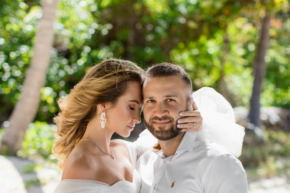 Beach elopement in PC