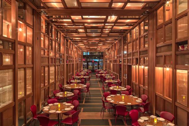 Our grand Main Dining Room is the perfect setting for brunch, lunch or dinner events for up to 300 guests.