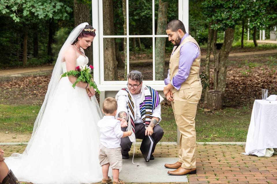 Babies = great wedding guests