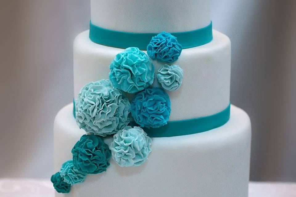 5 Stunning Floral Cake Topper Ideas