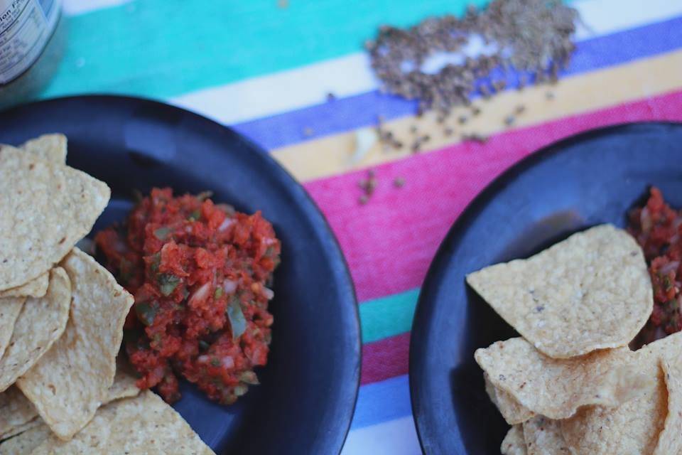 Looking to host a backyard barbecue or family reunion? Your guests won't be able to get enough of our guacamole and pico de gallo salsa, all made from scratch! Learn more about our short-notice menu items here: http://bit.ly/2jYw6Px