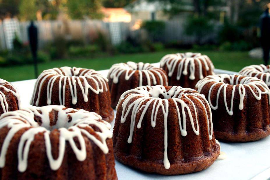 bundts-table