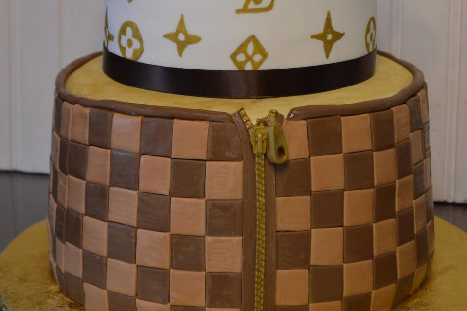 Vuitton With Bling  Cupcake cakes, Cake designs birthday, Louis vuitton  cake