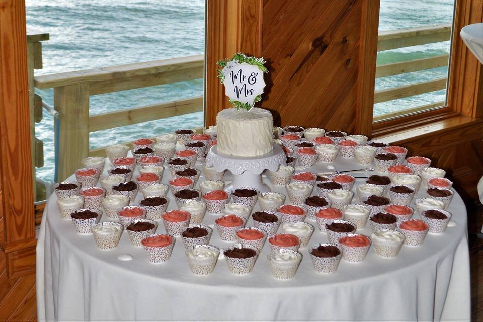 Cutting Cake & Cupcakes