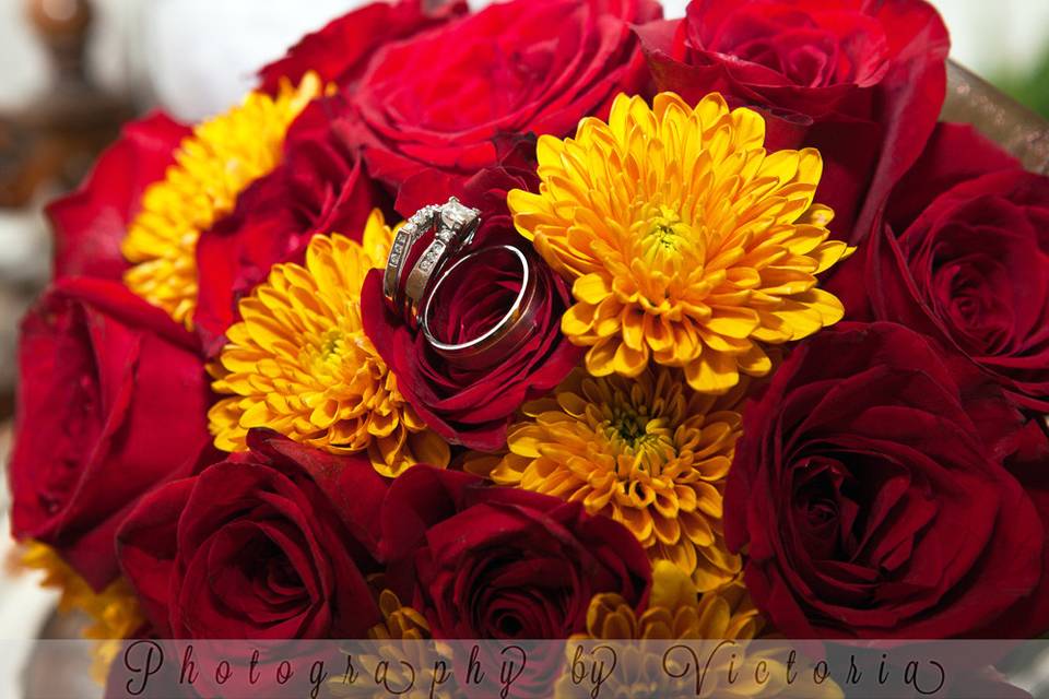 Wedding rings and beautiful flowers