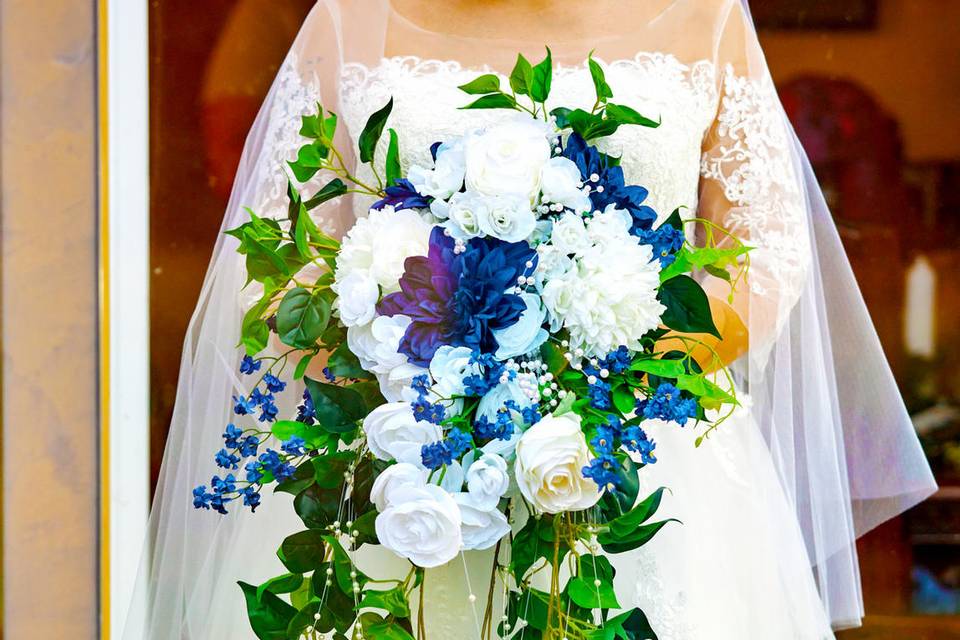 In the Navy bridal bouquet