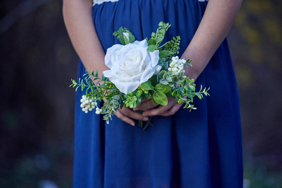 In the Navy bridesmaid bouquet