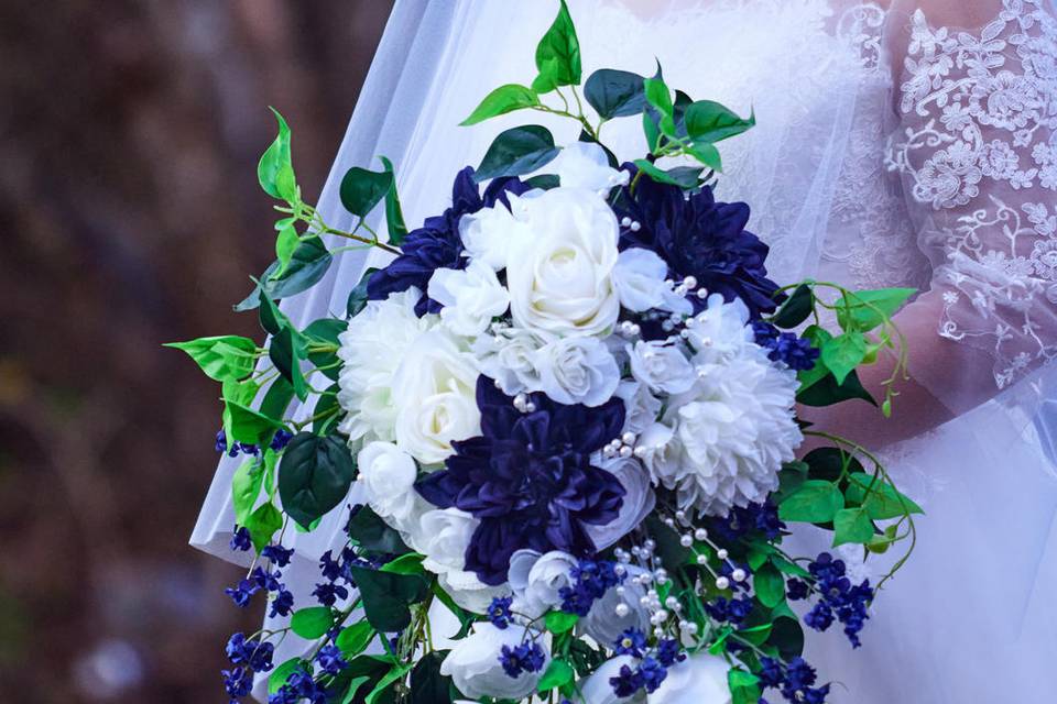 In the Navy bridal bouquet