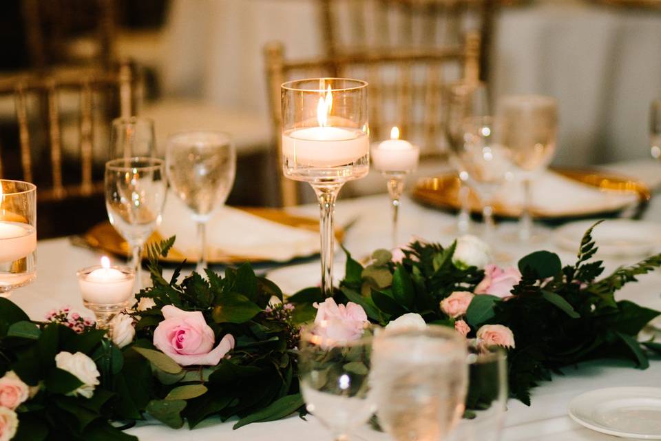Romantic lighting on the tablescape