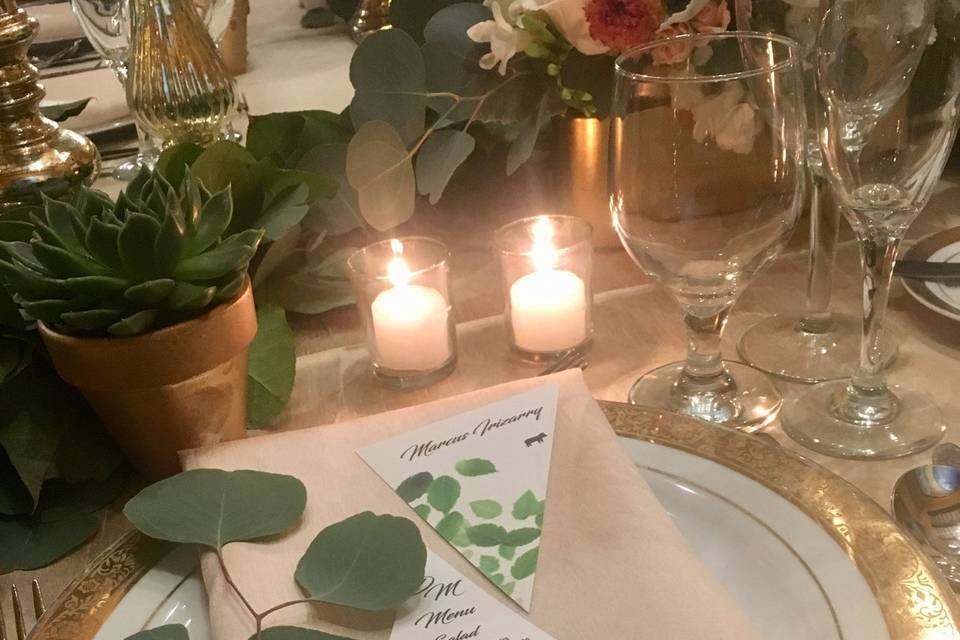 Beautiful imperial table for 34 guests at Salon Martorel. Hotel Convento.