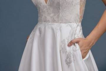 Wedding dress with pockets