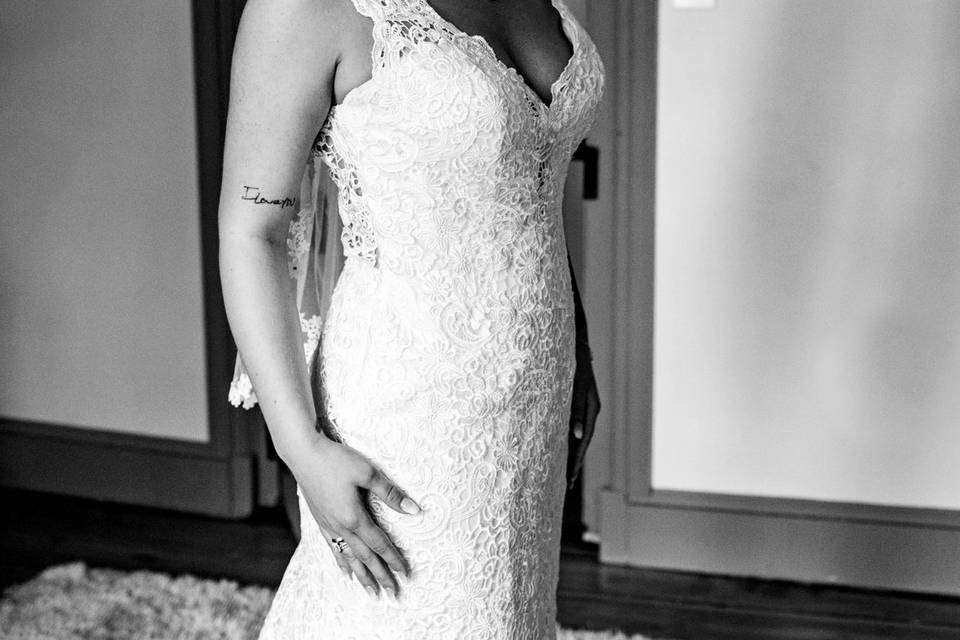 Bridal portrait in black and white