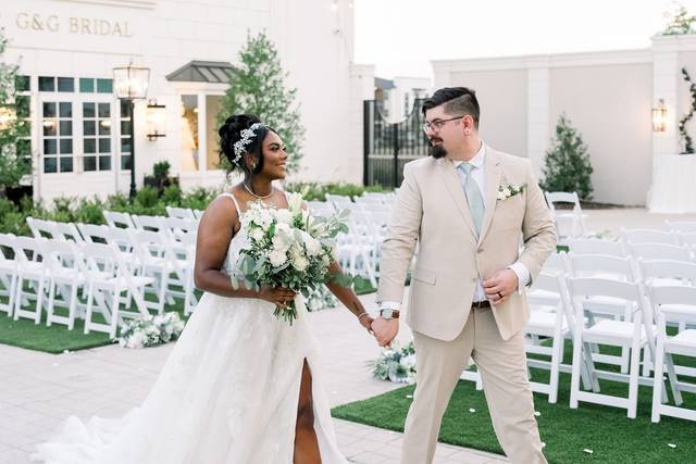 Courtyard ceremony at Jolie