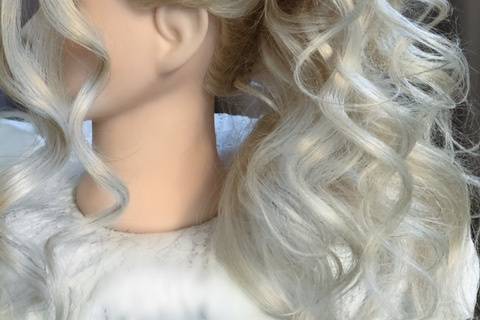 Curled Pony