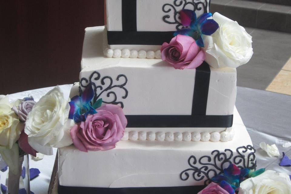 Cakes Creatively by Crystal