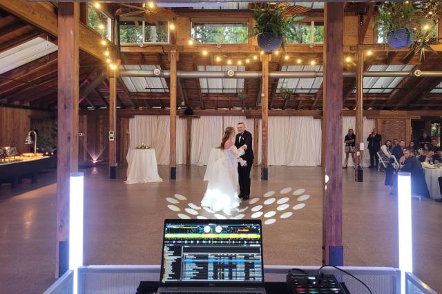 Spotlight First Dance