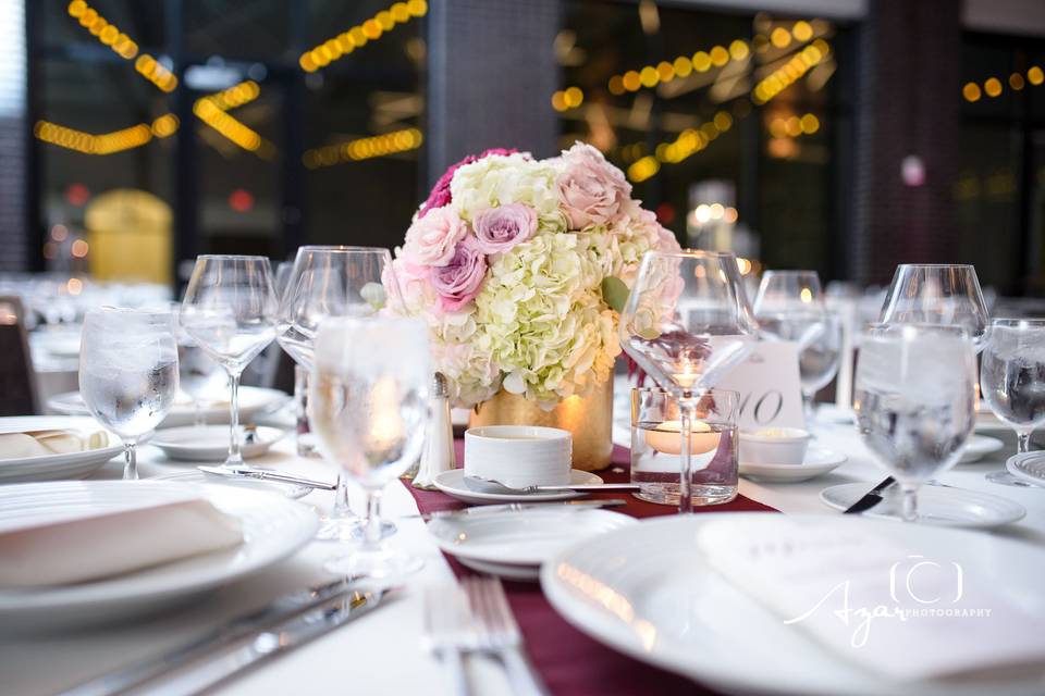 Simple centerpiece | Photo Credit: Azar Photography