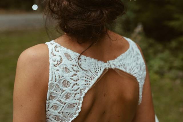 Make This Exquisite Backless Top from an Old Blouse, Upstyle