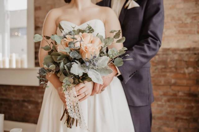 Happy couple details