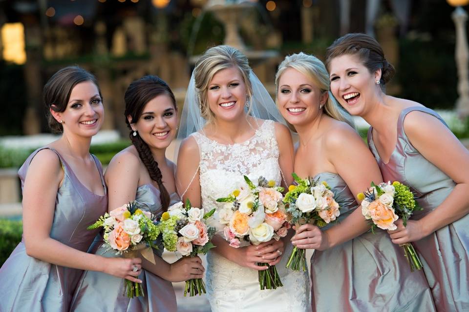 Modern apricot and grey bouquets