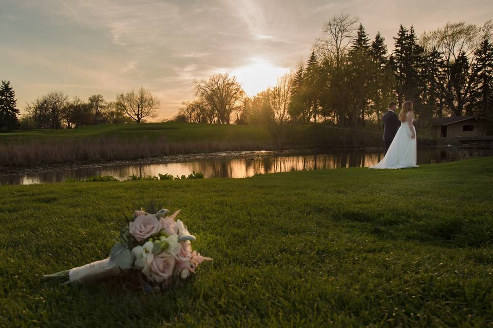 April bouquet toss