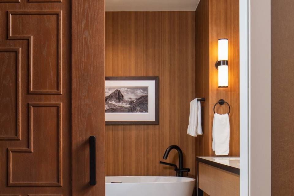 Mountain Suite Bathroom