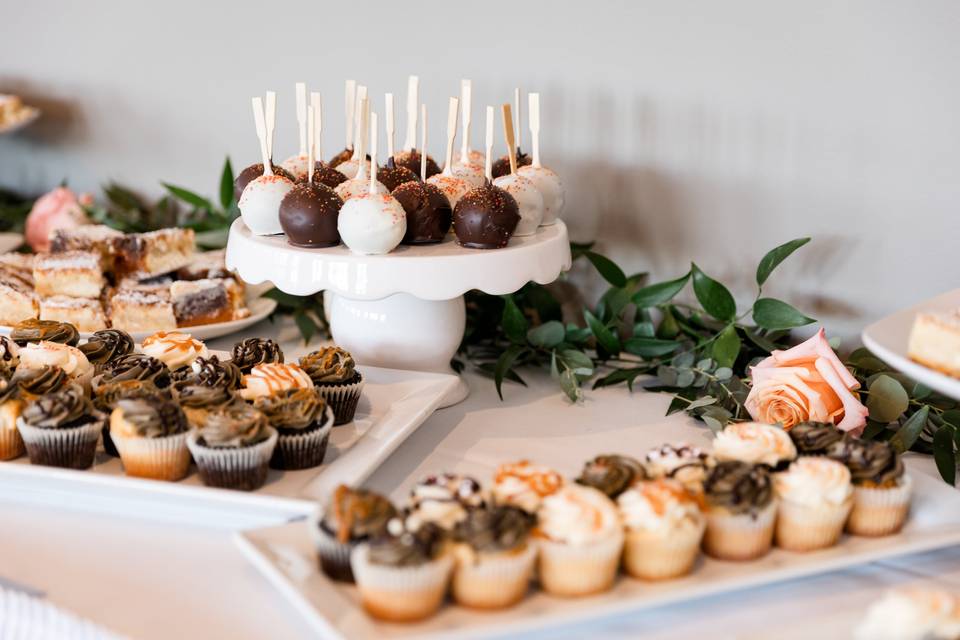 Pops & Cupcakes