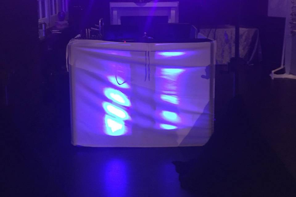 Pro DJ Booth w/ Light Truss