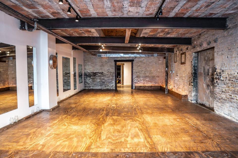 Seating area / dancefloor
