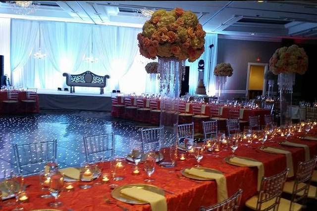 Table setting with centerpiece