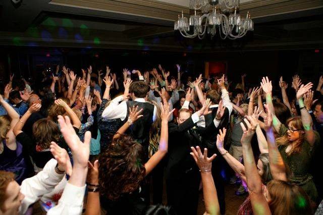 Metro Mass Entertainment Incredible Wedding Disc Jockeys in MA and NH