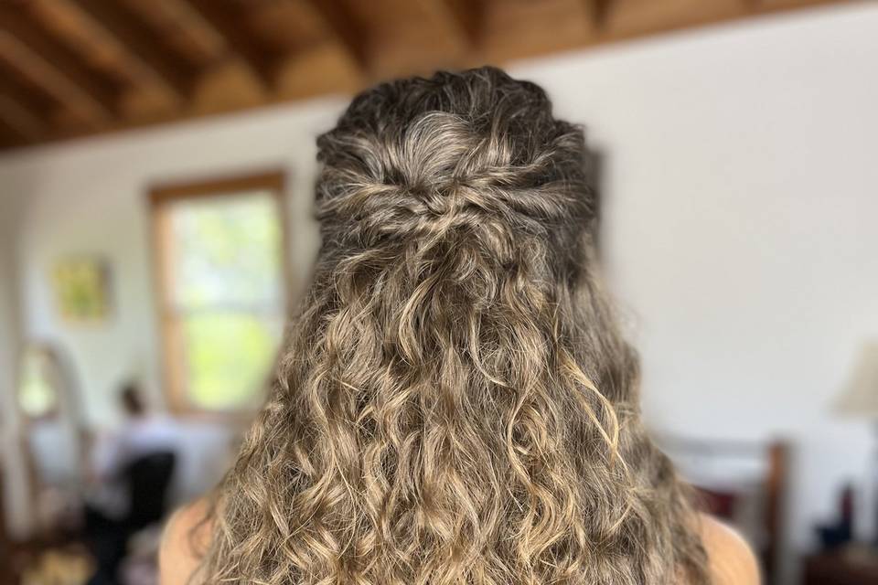 Natural Curl Half Up