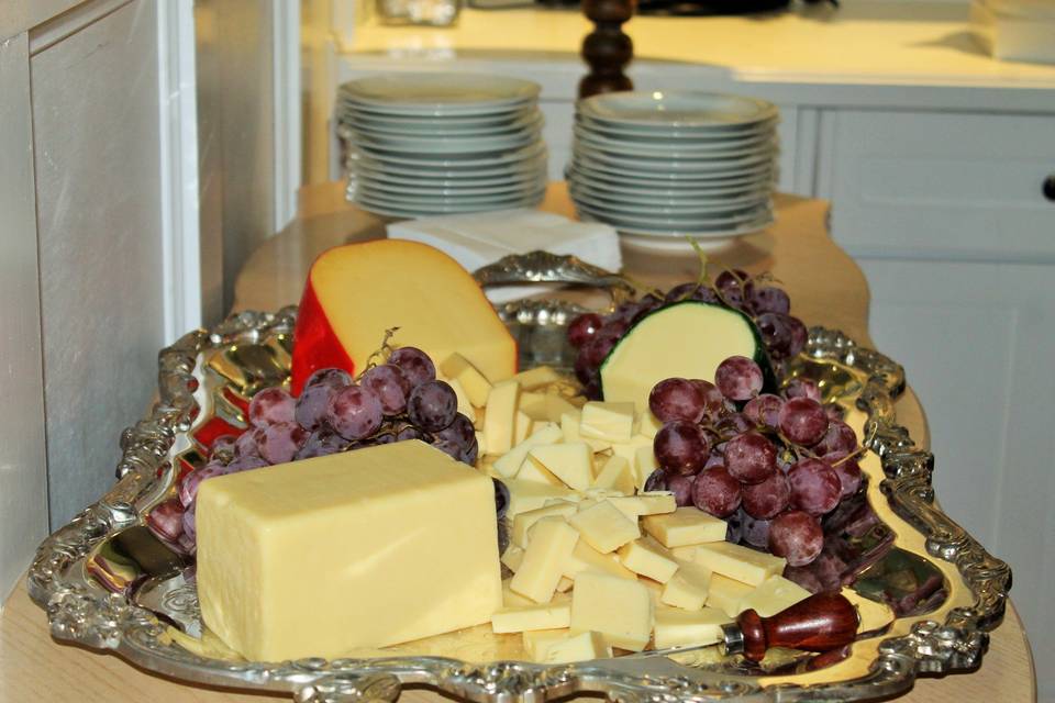 Cheese and grapes