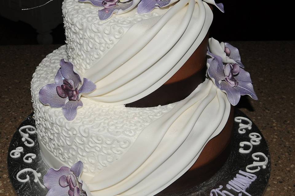 Papa's Cupcakes - Wedding Cake - Perkasie, PA - WeddingWire