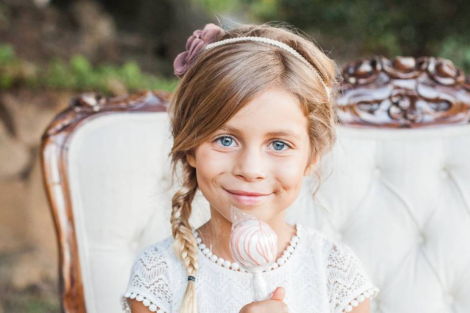 Flower girl cake pop