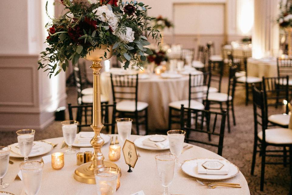 Design, Florals & Rentals - Shea Hopely Flowers
Photography - Monika Gauthier Photography
Venue - The Treasury on the Plaza
Event Management - The Eventful Gals