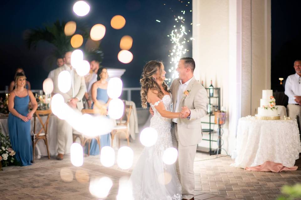 Cold sparklers | First dance