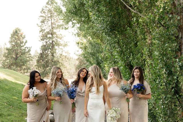 Bridesmaids with blue florals