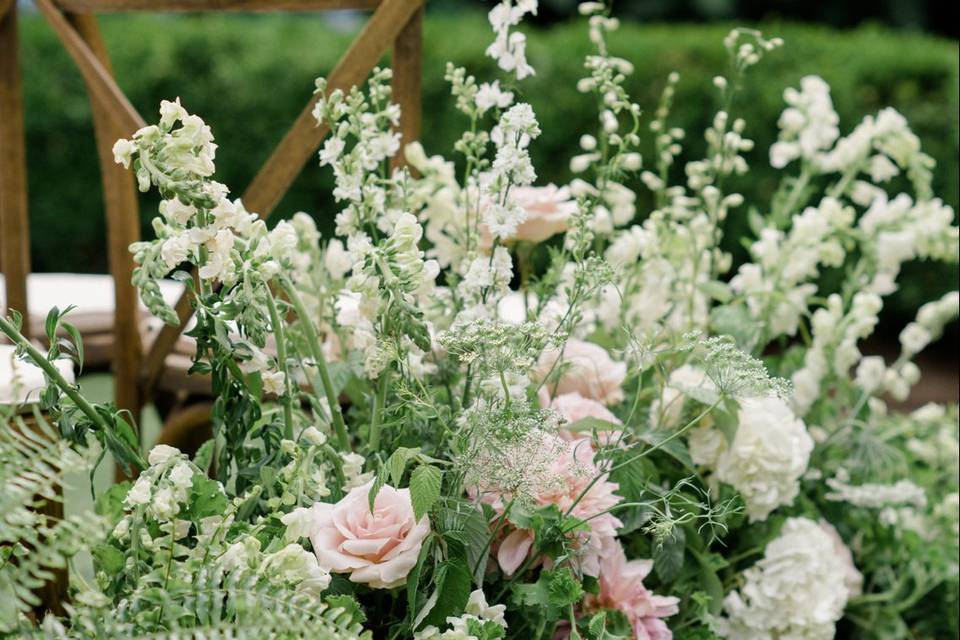 Aisle floral