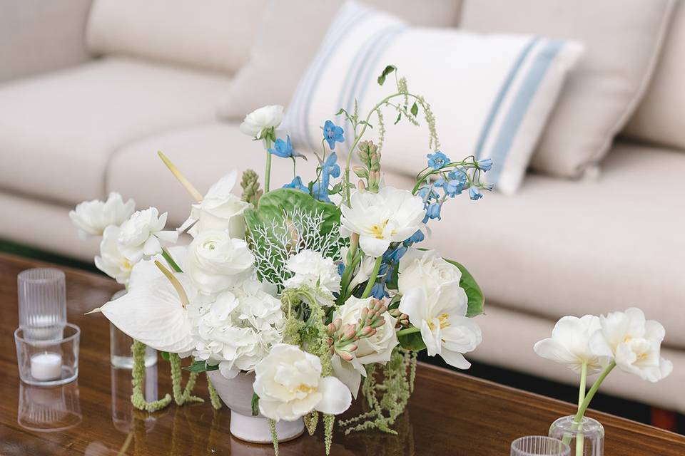 White and blue lounge floral