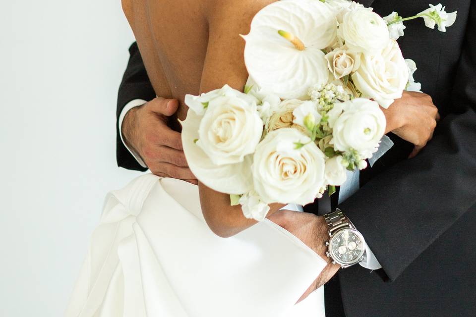 Modern white bridal bouquet