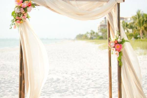 Intimate Beach Weddings