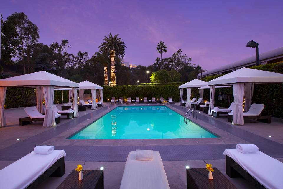 Luxe sunset pool