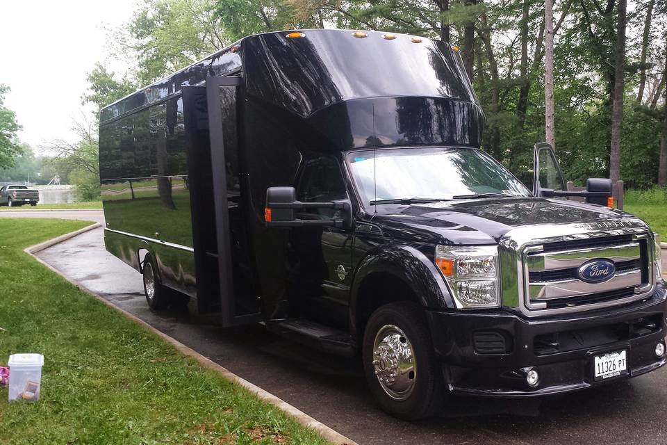 Nightstar Chicago Limo