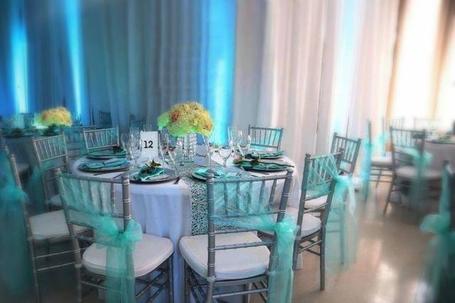 Blue reception decor