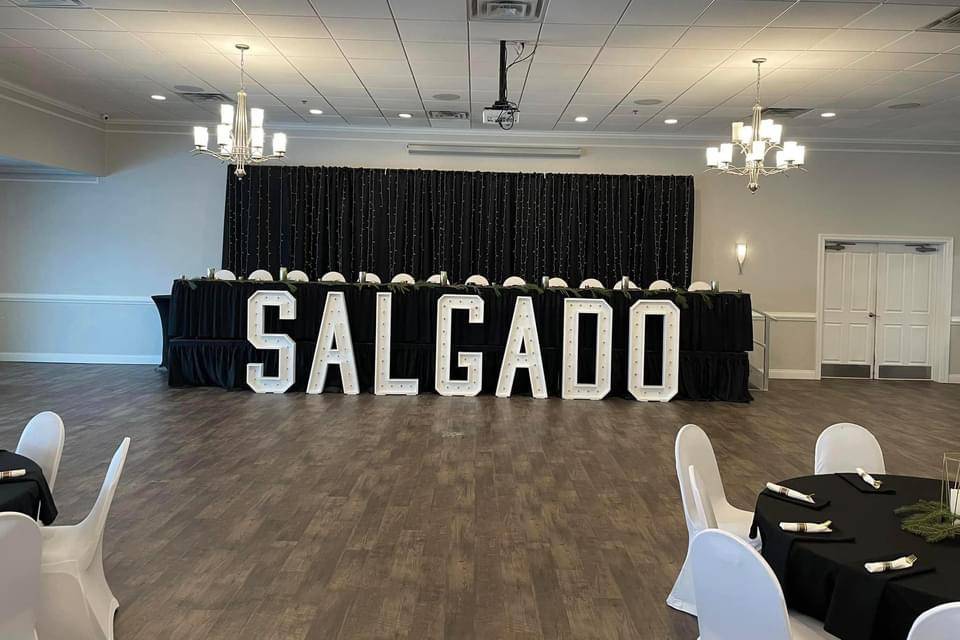 High rise head table