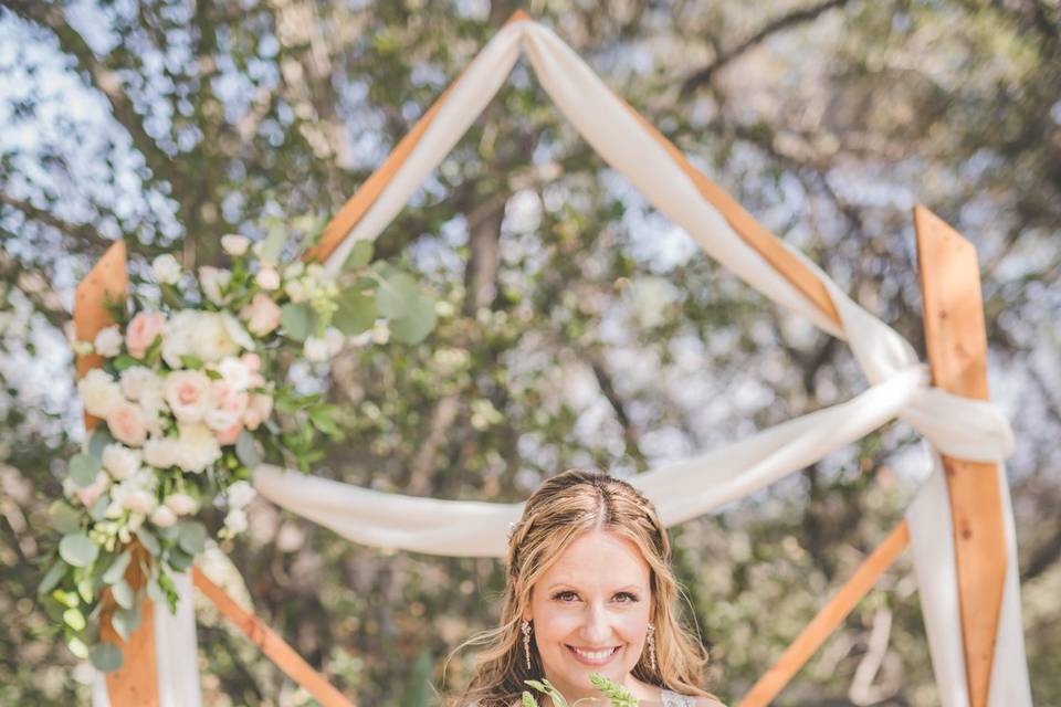 Gorgeous bouquet and arbor