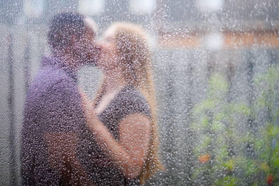 Rainy Engagement - Amy Rebecca Photography