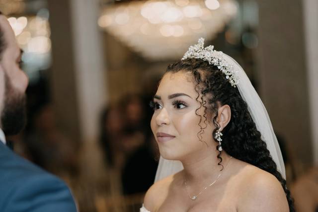 Wedding look with tiara and veil